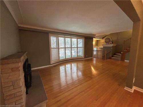 3159 South Drive, Burlington, ON - Indoor Photo Showing Other Room