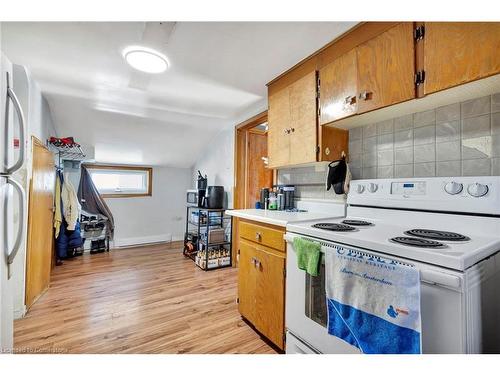 112 Dorothy Street, Welland, ON - Indoor Photo Showing Kitchen