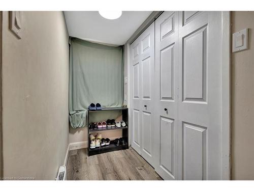 112 Dorothy Street, Welland, ON - Indoor Photo Showing Other Room