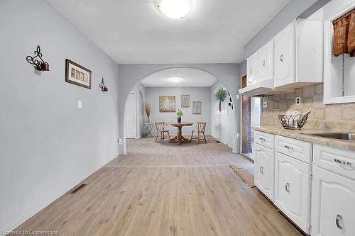 749 Mud Street E, Stoney Creek, ON - Indoor Photo Showing Kitchen