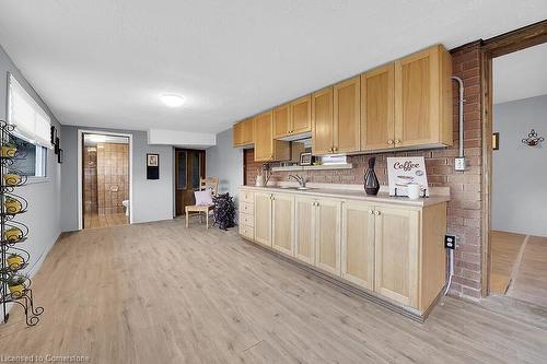 749 Mud Street E, Stoney Creek, ON - Indoor Photo Showing Kitchen