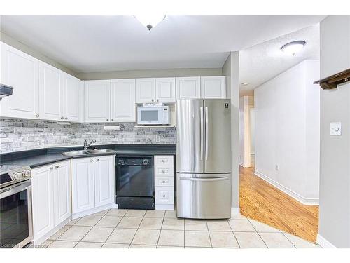 14 Saddler Street, Fonthill, ON - Indoor Photo Showing Kitchen With Double Sink