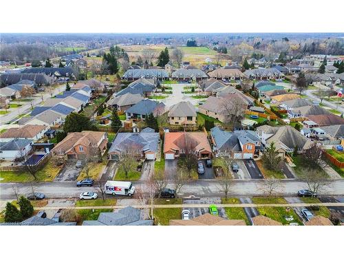 14 Saddler Street, Fonthill, ON - Outdoor With View