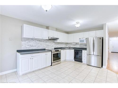 14 Saddler Street, Fonthill, ON - Indoor Photo Showing Kitchen