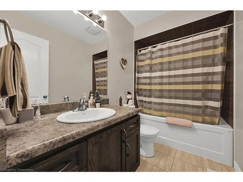 35 Willowbanks Terrace, Hamilton, ON - Indoor Photo Showing Bathroom