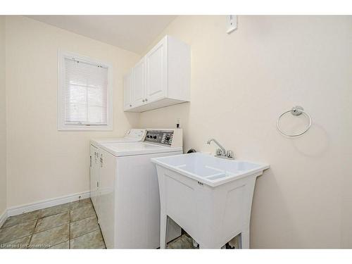 109 Wills Crescent, Hamilton, ON - Indoor Photo Showing Laundry Room