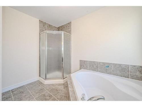 109 Wills Crescent, Hamilton, ON - Indoor Photo Showing Bathroom