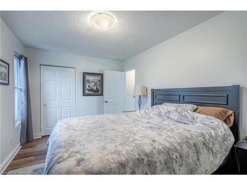 8-596 Grey Street, Brantford, ON - Indoor Photo Showing Bedroom