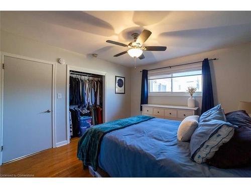 10 Warren Avenue, Hamilton, ON - Indoor Photo Showing Bedroom