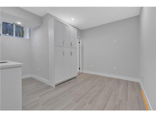 86 Beland Avenue N, Hamilton, ON - Indoor Photo Showing Other Room