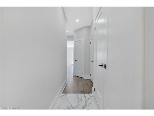 86 Beland Avenue N, Hamilton, ON - Indoor Photo Showing Other Room