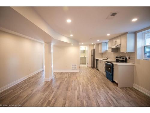 2-130 West 34Th Street, Hamilton, ON - Indoor Photo Showing Kitchen