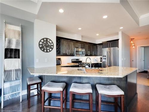 1601-360 Pearl Street, Burlington, ON - Indoor Photo Showing Kitchen With Upgraded Kitchen