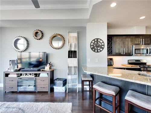 1601-360 Pearl Street, Burlington, ON - Indoor Photo Showing Kitchen