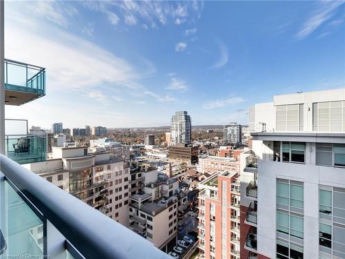 1601-360 Pearl Street, Burlington, ON - Outdoor With Balcony With View