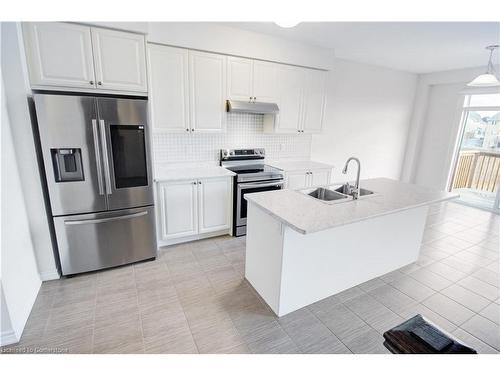 13 Cahill Drive, Brantford, ON - Indoor Photo Showing Kitchen With Upgraded Kitchen