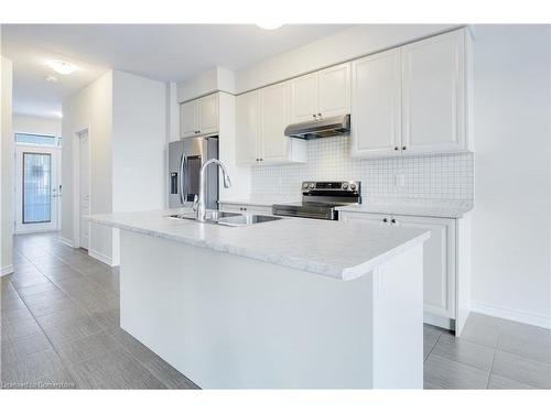 13 Cahill Drive, Brantford, ON - Indoor Photo Showing Kitchen With Upgraded Kitchen