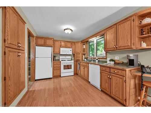 1 Eden Place, Simcoe, ON - Indoor Photo Showing Kitchen With Double Sink