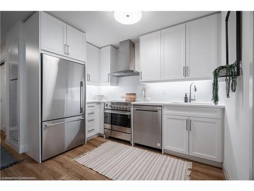 1301-500 Brock Avenue, Burlington, ON - Indoor Photo Showing Kitchen With Stainless Steel Kitchen