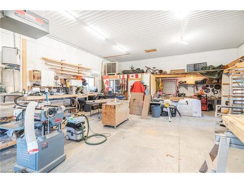 5890 Regional Road 20, Smithville, ON - Indoor Photo Showing Garage