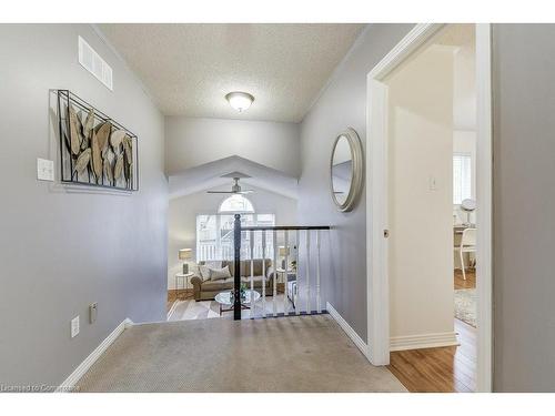 32 Brookhurst Crescent, Waterdown, ON - Indoor Photo Showing Other Room