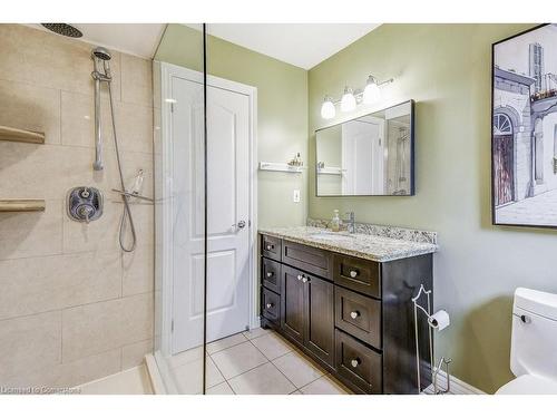 32 Brookhurst Crescent, Waterdown, ON - Indoor Photo Showing Bathroom