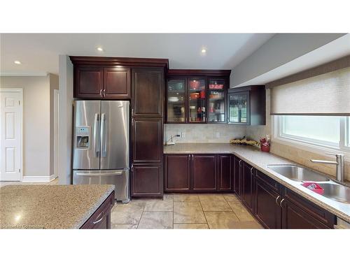 978 Ferndale Avenue, Fort Erie, ON - Indoor Photo Showing Kitchen With Double Sink