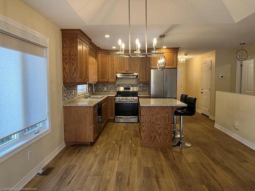 9-152 Cross Street E, Dunnville, ON - Indoor Photo Showing Kitchen With Stainless Steel Kitchen