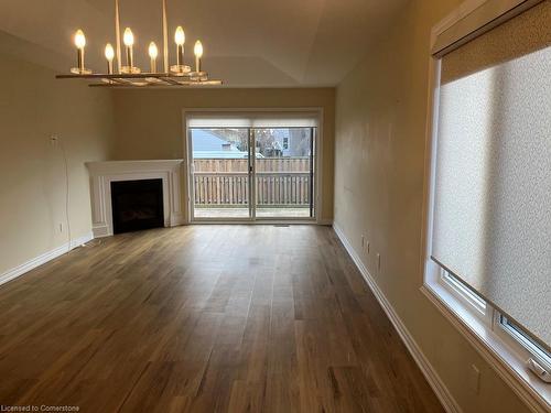 9-152 Cross Street E, Dunnville, ON - Indoor With Fireplace