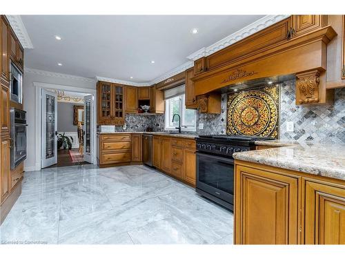 28 Stonegate Drive, Ancaster, ON - Indoor Photo Showing Kitchen