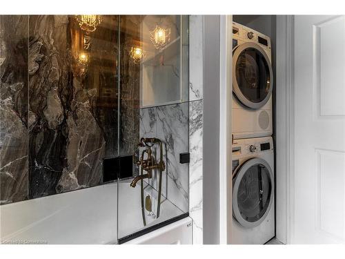 28 Stonegate Drive, Ancaster, ON - Indoor Photo Showing Laundry Room