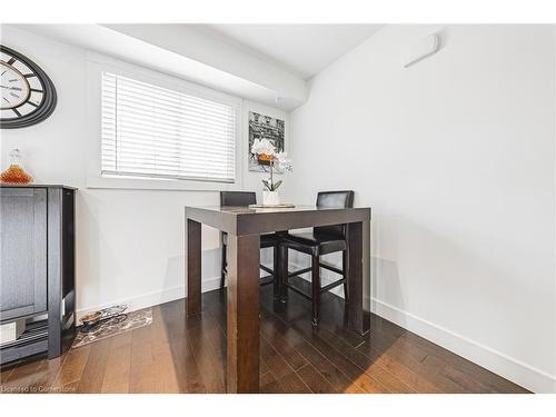 26-1155 Paramount Drive, Stoney Creek, ON - Indoor Photo Showing Dining Room