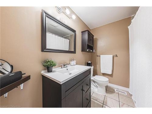 26-1155 Paramount Drive, Stoney Creek, ON - Indoor Photo Showing Bathroom