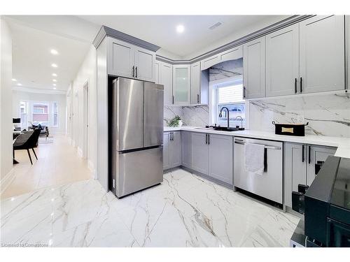 38 Clyde Street, Hamilton, ON - Indoor Photo Showing Kitchen With Upgraded Kitchen