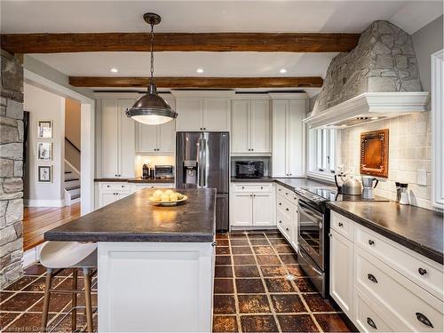 5906 Winston Churchill Boulevard, Erin, ON - Indoor Photo Showing Kitchen With Upgraded Kitchen