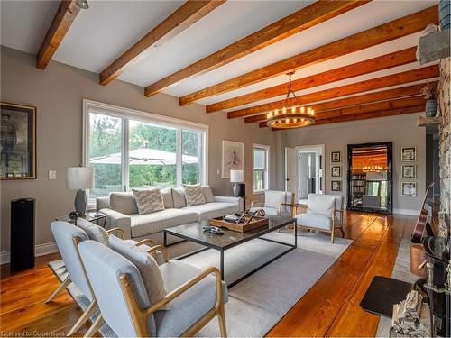 5906 Winston Churchill Boulevard, Erin, ON - Indoor Photo Showing Living Room