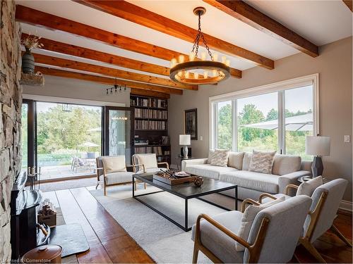 5906 Winston Churchill Boulevard, Erin, ON - Indoor Photo Showing Living Room