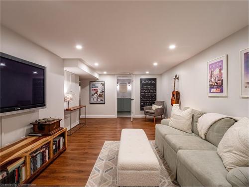 5906 Winston Churchill Boulevard, Erin, ON - Indoor Photo Showing Living Room