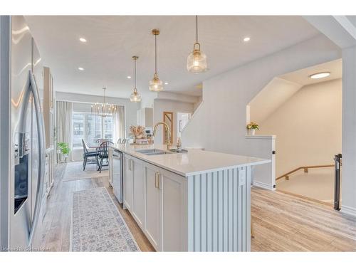 7-187 Wilson Street W, Hamilton, ON - Indoor Photo Showing Kitchen With Double Sink With Upgraded Kitchen