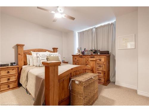 7-187 Wilson Street W, Hamilton, ON - Indoor Photo Showing Bedroom