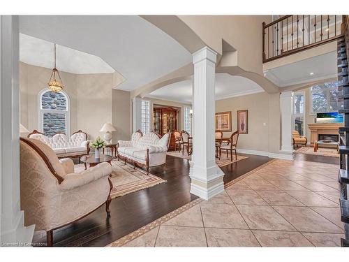 15 Silver Maple Drive, Ancaster, ON - Indoor Photo Showing Living Room