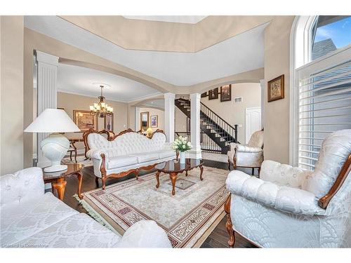 15 Silver Maple Drive, Ancaster, ON - Indoor Photo Showing Living Room