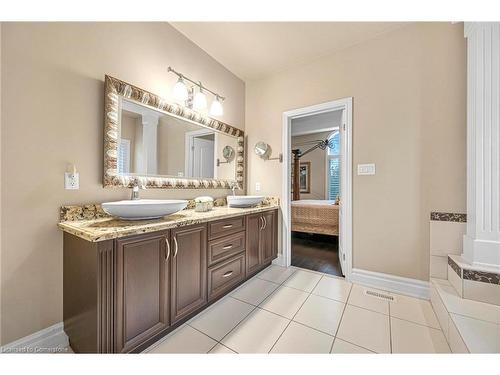 15 Silver Maple Drive, Ancaster, ON - Indoor Photo Showing Bathroom