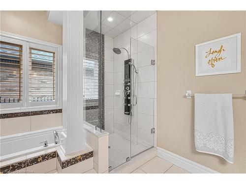 15 Silver Maple Drive, Ancaster, ON - Indoor Photo Showing Bathroom