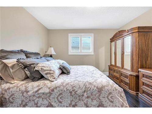 15 Silver Maple Drive, Ancaster, ON - Indoor Photo Showing Bedroom