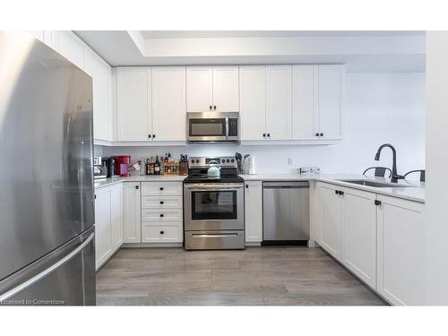 20-5000 Connor Drive, Beamsville, ON - Indoor Photo Showing Kitchen