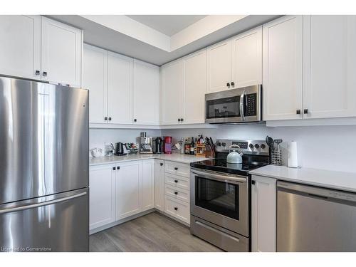 20-5000 Connor Drive, Beamsville, ON - Indoor Photo Showing Kitchen