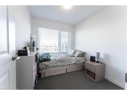 20-5000 Connor Drive, Beamsville, ON - Indoor Photo Showing Bedroom