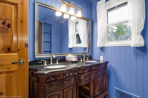 7662 Birch Drive, Washago, ON - Indoor Photo Showing Bathroom