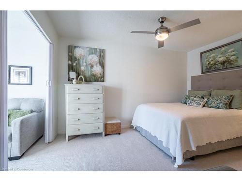 19-375 Book Road, Grimsby, ON - Indoor Photo Showing Bedroom